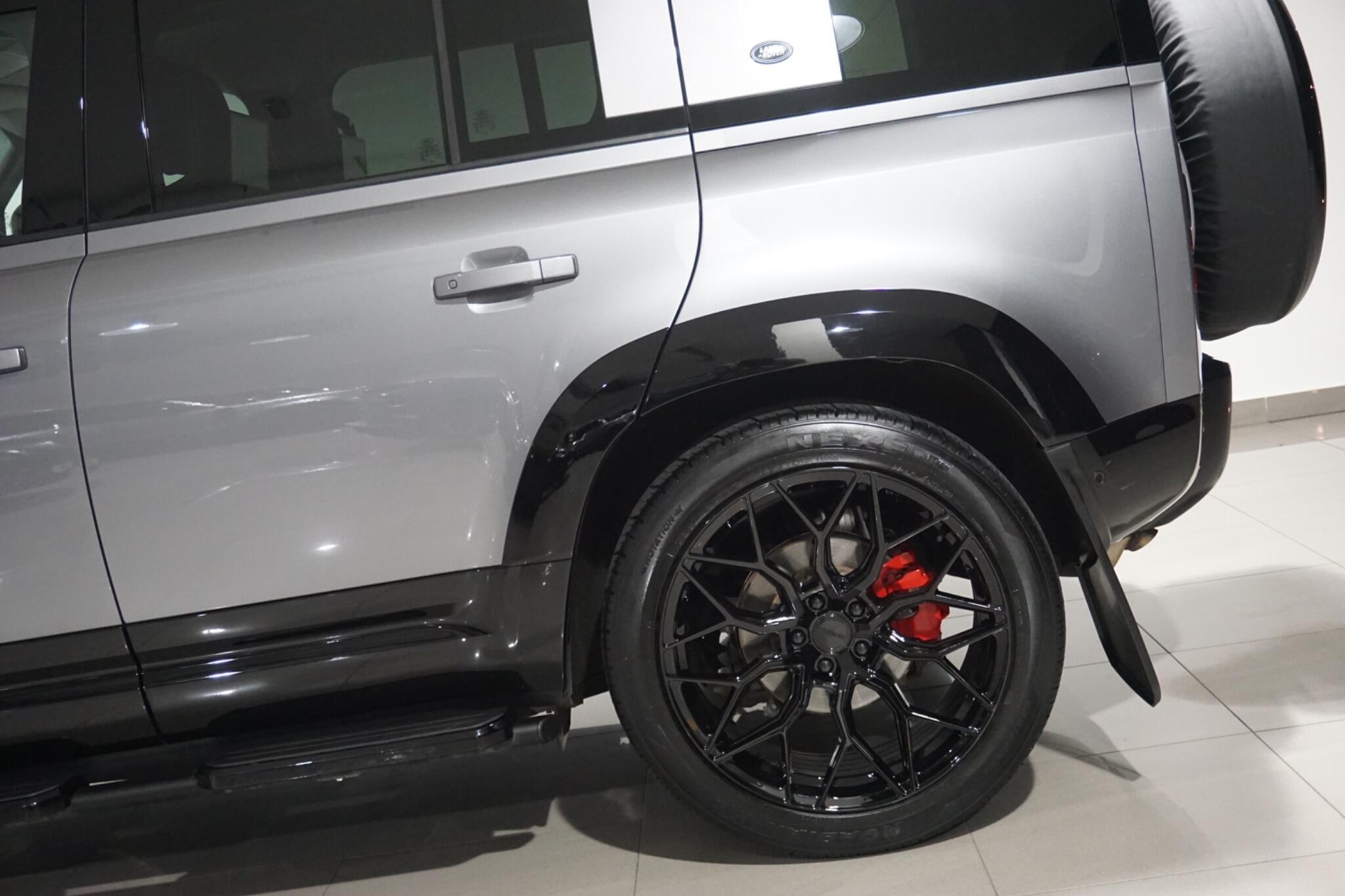 Land Rover Defender 110 3.0 D200 MHEV SE SUV 5dr Diesel Auto 4WD Euro 6 (s/s) (200 ps)